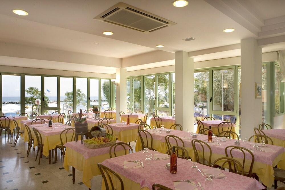 Hotel Palos Rimini Esterno foto