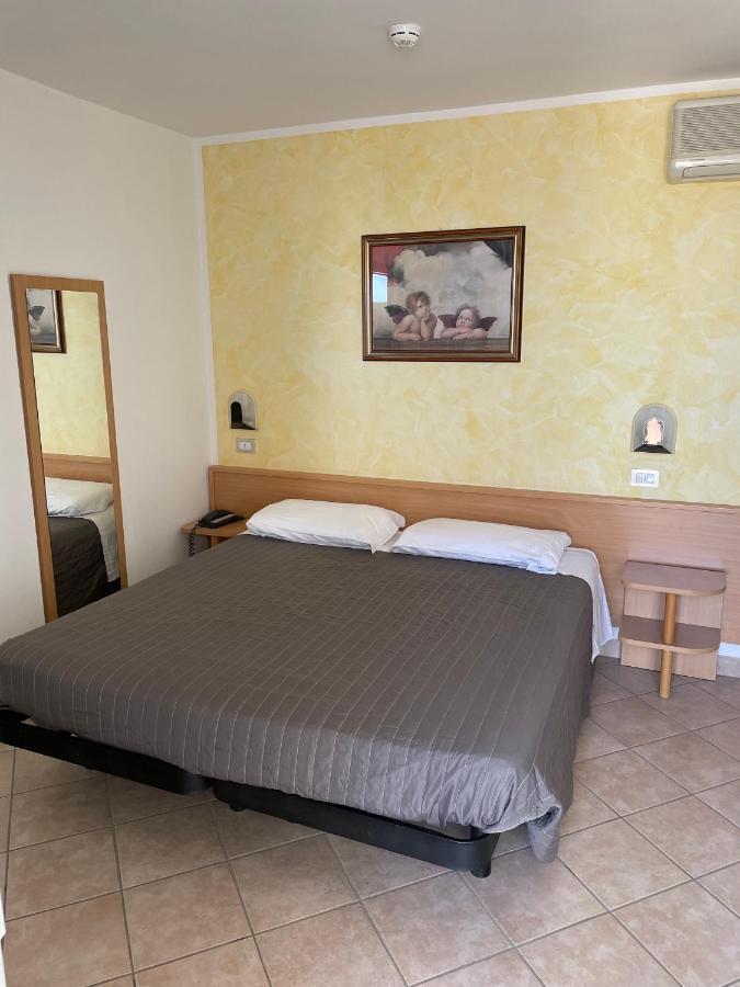 Hotel Palos Rimini Esterno foto