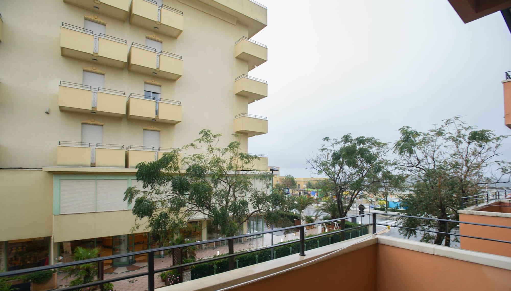 Hotel Palos Rimini Esterno foto