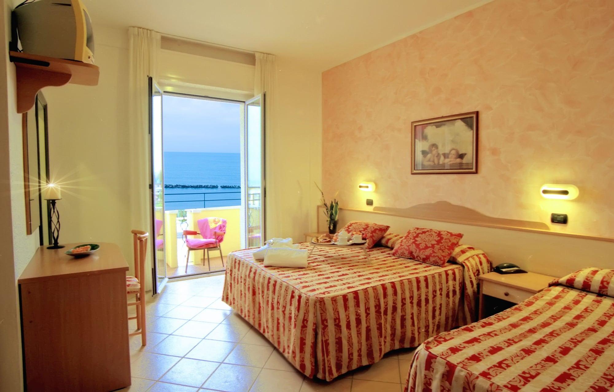 Hotel Palos Rimini Esterno foto