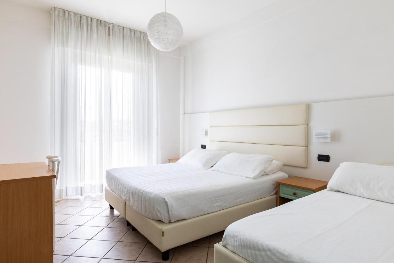 Hotel Palos Rimini Esterno foto