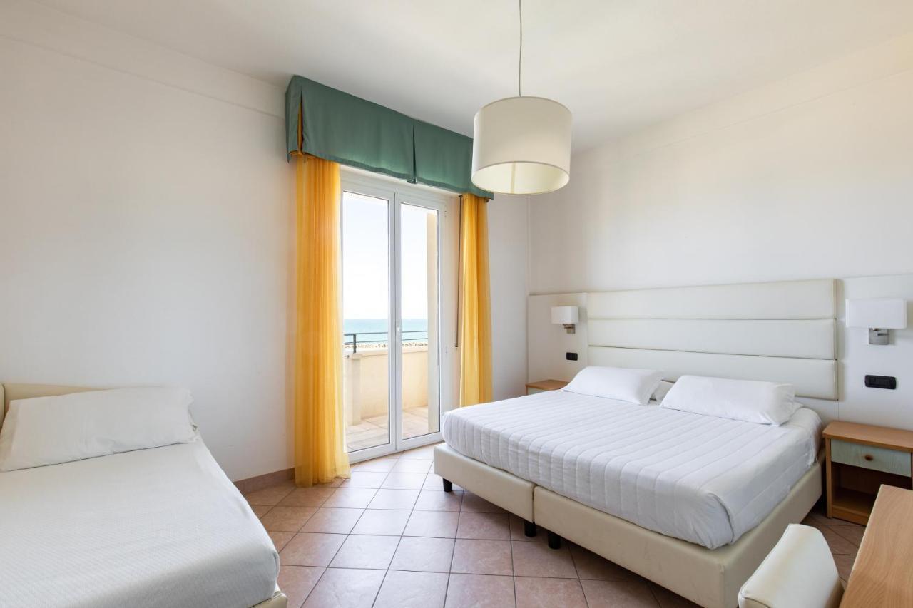 Hotel Palos Rimini Esterno foto