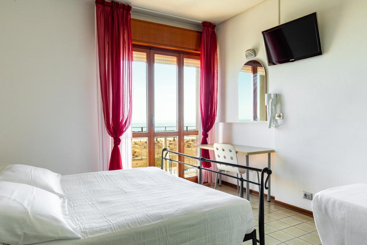 Hotel Palos Rimini Esterno foto