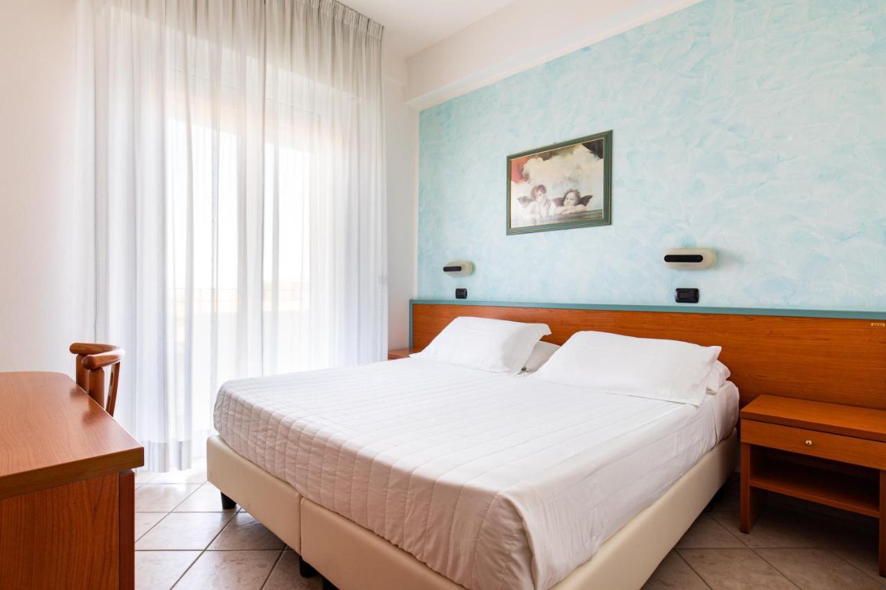 Hotel Palos Rimini Esterno foto